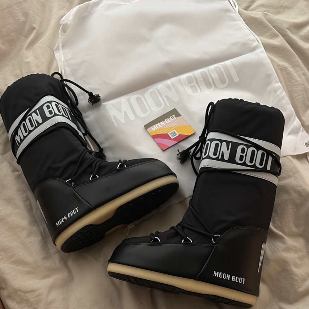 Moon Boot Black Snow Boots